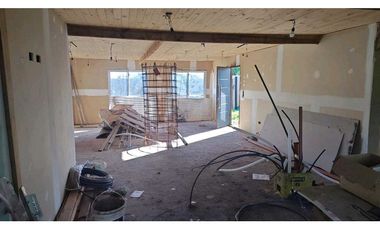 Hermosa Casa 4 ambientes a terminar  en barrio Camet.