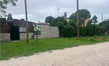Hermosa Casa 4 ambientes a terminar  en barrio Camet.