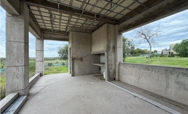 Casa a terminar en Estancia Smithfield a la venta