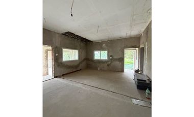 Casa a terminar en Estancia Smithfield a la venta