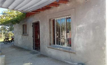 VENTA DE CASA CON AMPLIO TERRENO- SANTA MARIA DE ORO, RIVADAVIA