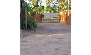 VENTA DE CASA CON AMPLIO TERRENO- SANTA MARIA DE ORO, RIVADAVIA
