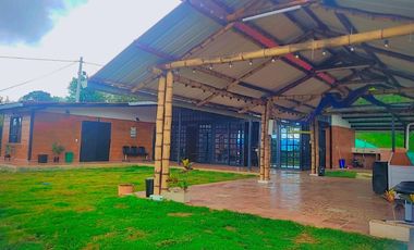 Se Vende casa campestre en la cumbre