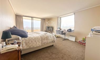 Departamento en Venta en Las Hualtatas/ Américo Vespucio