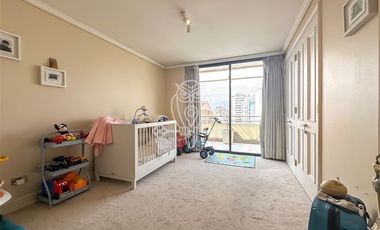 Departamento en Venta en Las Hualtatas/ Américo Vespucio