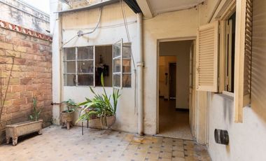 PH PLANTA BAJA DOS DORMITORIOS Y PATIO B° SUR