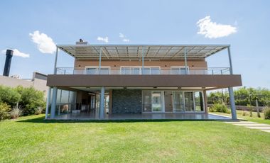 Casa de 3 dormitorios en Altos de la Ribera