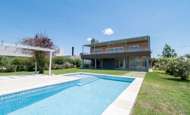 Casa de 3 dormitorios en Altos de la Ribera