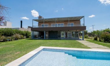 Casa de 3 dormitorios en Altos de la Ribera