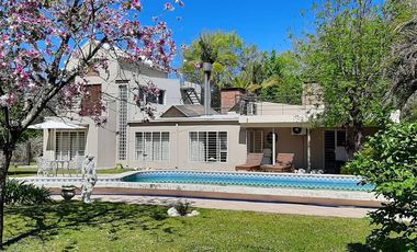 Venta Casa en Colastine con increíble ubicación