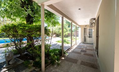 Venta Casa en Colastine con increíble ubicación