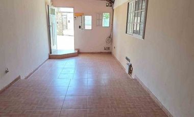 CASA EN SANTO TOME A 50 M DE AV. RICHIERRI