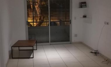 EXCELENTE DEPARTAMENTO DE 2 AMB  SAN FERNANDO LAVALLE 681