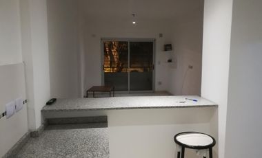 EXCELENTE DEPARTAMENTO DE 2 AMB  SAN FERNANDO LAVALLE 681