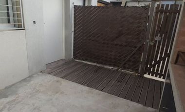 VENTA DEP. 2 1/2 AMBIENTES CON PATIO/PARRI OLIVOS