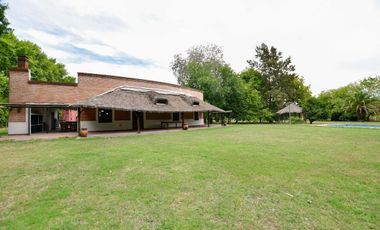 CASA QUINTA Y SALÓN DE EVENTO EN VENTA, EST. CHICA