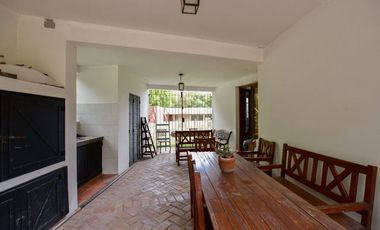 CASA QUINTA Y SALÓN DE EVENTO EN VENTA, EST. CHICA