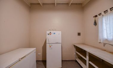 CASA QUINTA Y SALÓN DE EVENTO EN VENTA, EST. CHICA