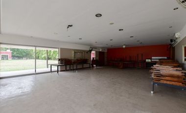 CASA QUINTA Y SALÓN DE EVENTO EN VENTA, EST. CHICA