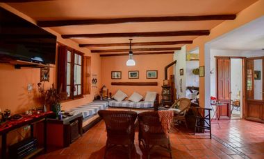 CASA QUINTA Y SALÓN DE EVENTO EN VENTA, EST. CHICA