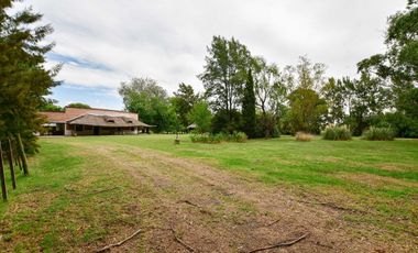 CASA QUINTA Y SALÓN DE EVENTO EN VENTA, EST. CHICA