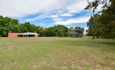 CASA QUINTA Y SALÓN DE EVENTO EN VENTA, EST. CHICA