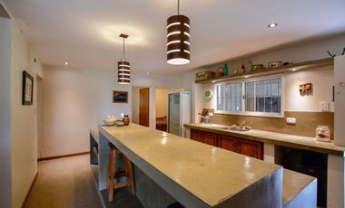 CASA QUINTA Y SALÓN DE EVENTO EN VENTA, EST. CHICA