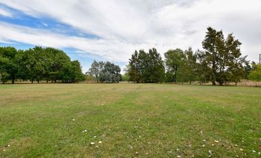 CASA QUINTA Y SALÓN DE EVENTO EN VENTA, EST. CHICA