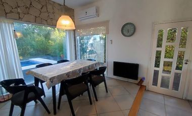Venta Casa CARILO 3 ambientes con piscina y parque