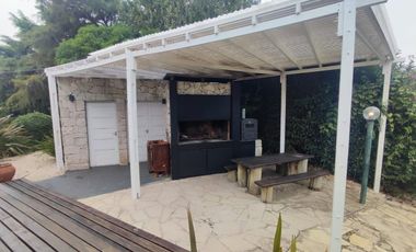 Venta Casa CARILO 3 ambientes con piscina y parque