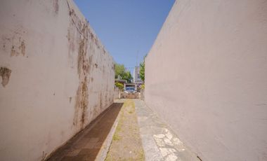 Casa terreno en Ciudadela. AU Oeste y Gral Paz