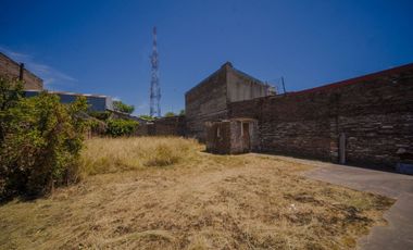 Casa terreno en Ciudadela. AU Oeste y Gral Paz