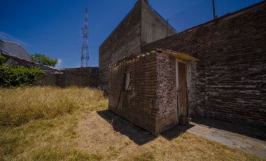 Casa terreno en Ciudadela. AU Oeste y Gral Paz