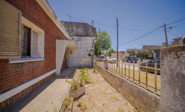 Casa terreno en Ciudadela. AU Oeste y Gral Paz
