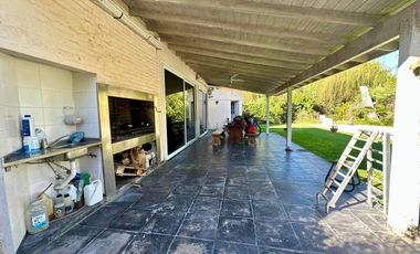 Casa en Alquiler 5 amb Barrio Privado Loma Verde