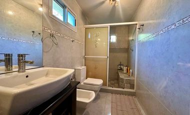 Casa en Alquiler 5 amb Barrio Privado Loma Verde