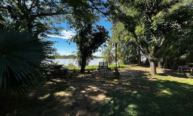 Casa quinta en Arroyo Leyes con bajada al Rio