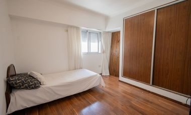 Departamento a la venta, 2 dormitorios y cochera.