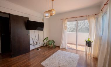 Departamento a la venta, 2 dormitorios y cochera.