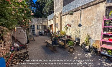 Casa 6 ambientes de 80m2  en gran lote de 734m2 ubicada en Monte grande