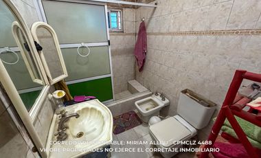 Casa 6 ambientes de 80m2  en gran lote de 734m2 ubicada en Monte grande