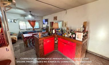 Casa 6 ambientes de 80m2  en gran lote de 734m2 ubicada en Monte grande