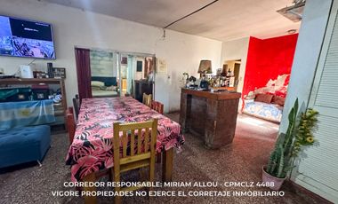 Casa 6 ambientes de 80m2  en gran lote de 734m2 ubicada en Monte grande