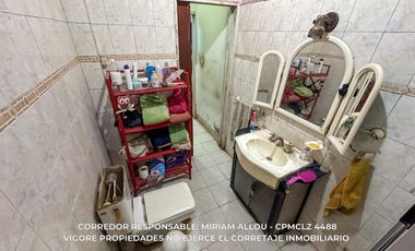 Casa 6 ambientes de 80m2  en gran lote de 734m2 ubicada en Monte grande