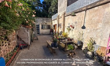 Casa 6 ambientes de 80m2  en gran lote de 734m2 ubicada en Monte grande