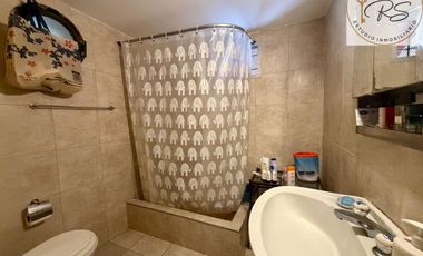 Chalet de 8 ambientes en lote propio c/ cochera en Mar de Ajo