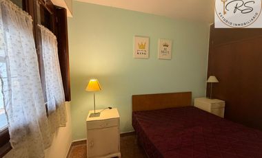 Chalet de 8 ambientes en lote propio c/ cochera en Mar de Ajo