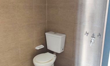 Monoambiente en alquiler – Con espacio para moto o bicicleta