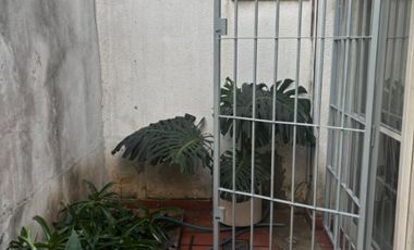 Casa en alquiler en Moron Sur