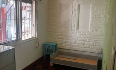 Casa en alquiler en Moron Sur